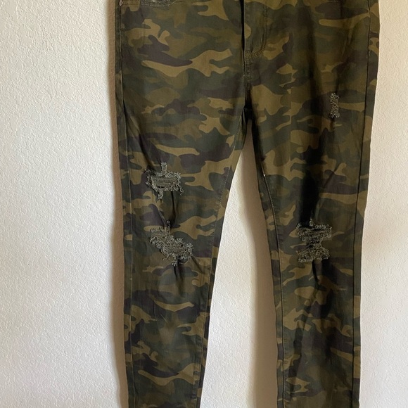 Judy Blue Camouflage Distressed Mid Rise Stretch Skinny Y2K Army Jeans 15/32 - Picture 3 of 13